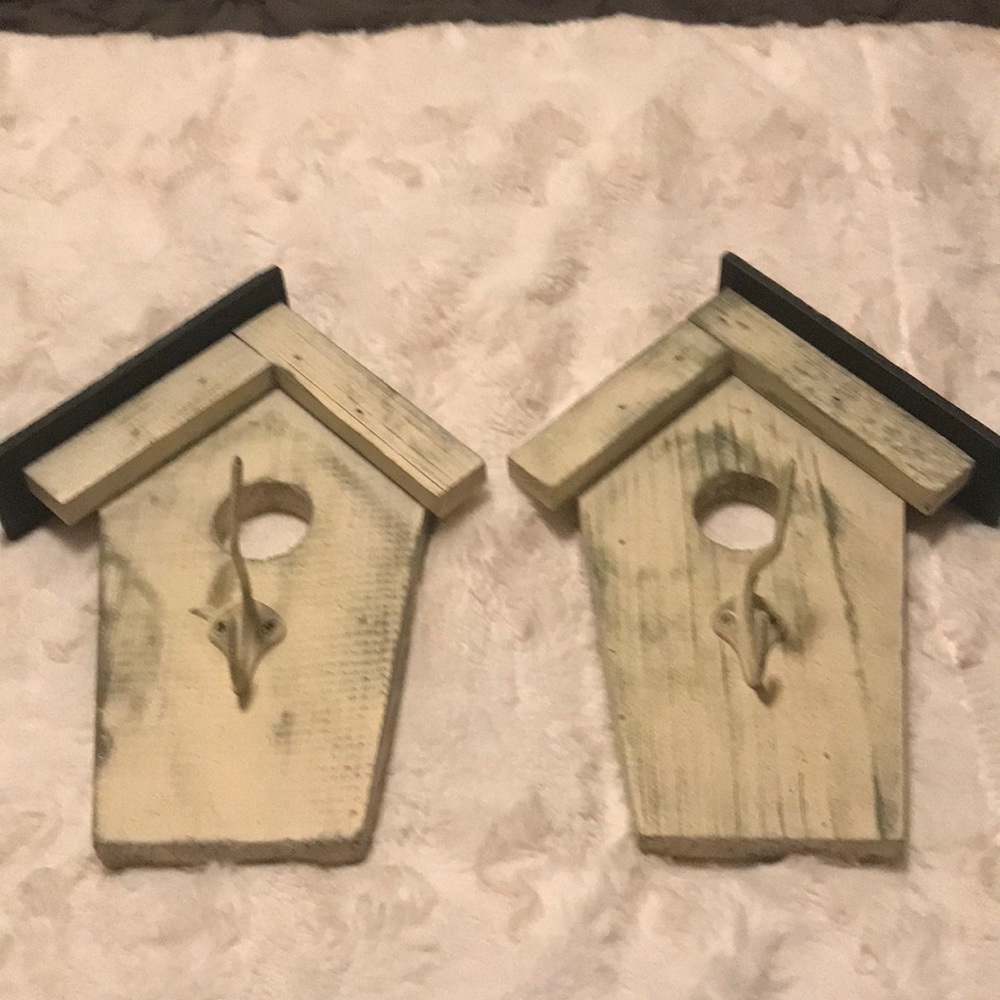 2 birdhouse wall hooks